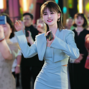 火红的日子唱起来