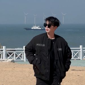 把自己抱住