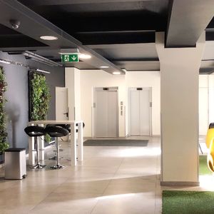 柔和的电梯时刻