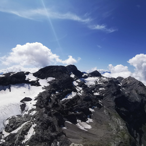 向前（Prod.by Veezy）