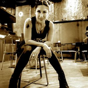 Bilmezler (feat. Pelin Özülkü)