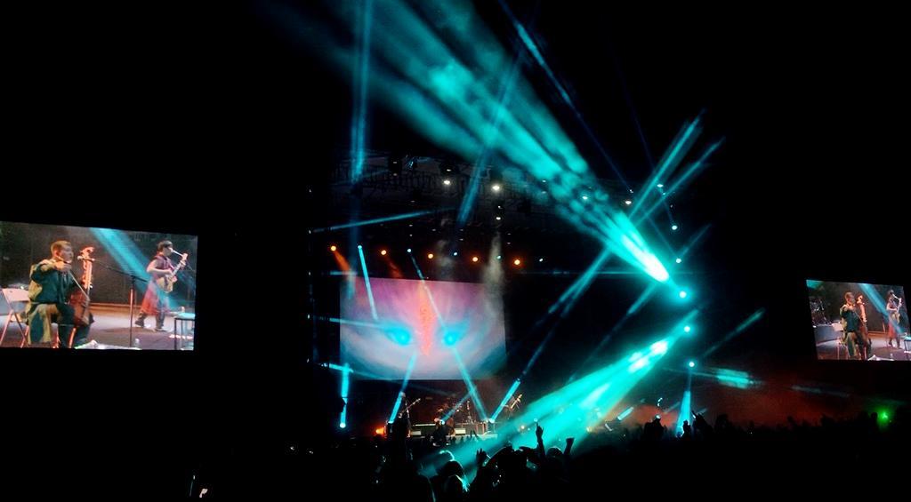 微博 04 查看更多 a 微关系 他的关注(329) 夏夏喂你吃面包 走饭