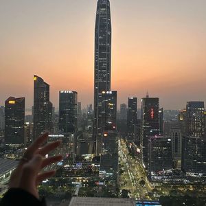向峰而行