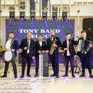 Te Astept Noapte Si Zi