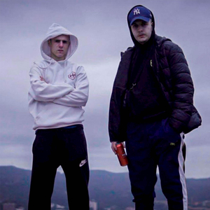 Los Pies En El Suelo