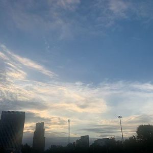 旧书店的翻页声