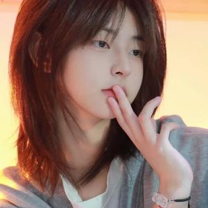 Chưa Nắm Tay Nhau