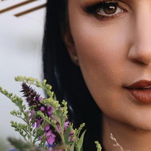 ZOSTAJĘ TU - Piosenka, która daje siłę w najtrudniejszych chwilach.