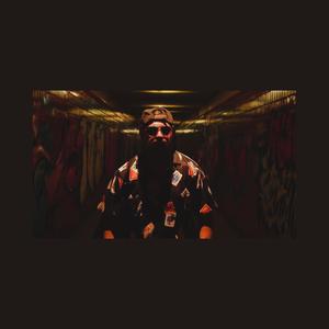 Capul Sus (feat. Zicus)