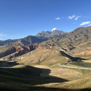 在路上，筑远方