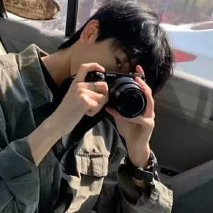 高中男生隐秘暗恋