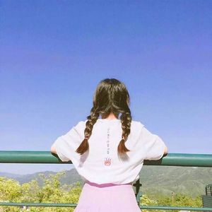 孤独的我假装潇洒