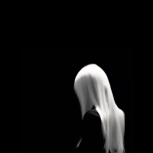 EMPRESARIA MULTIMILLONARIA