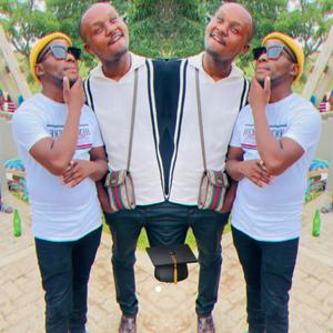 Nkebe o khede le yena mosie gae monna wa go