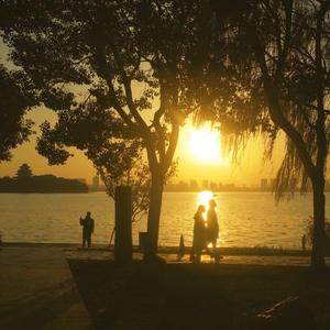 我还有点小糊涂DJ（乌同学 Remix）