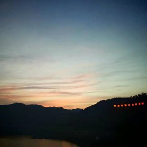 《痛得够深》