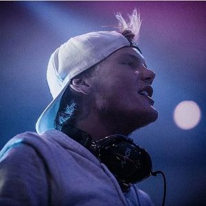 Avicii-waiting for love（阿巴气外露-_- remix）