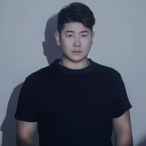 一半疯了一半算了（翻自 郭sir）