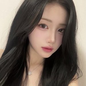 阿哥长的真帅气