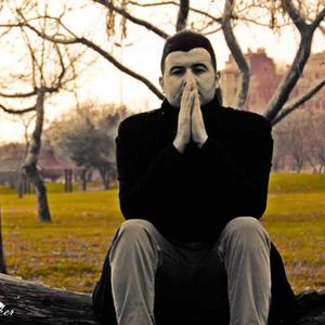 Elimi Tut (feat. Ekrem Emiral)