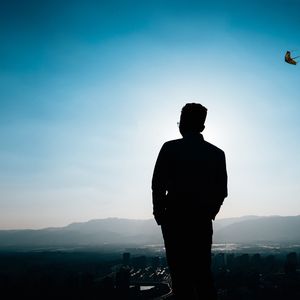 《琥珀月牙湾》