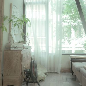 Gravity in a Haze（迷朦引力）