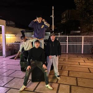 025 (feat. TRENTACINQUE)