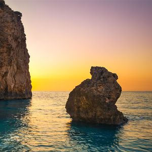 我们都要开心的活