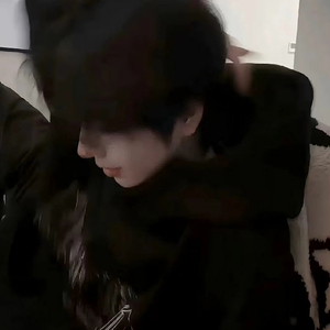 自由的枷锁与翅膀