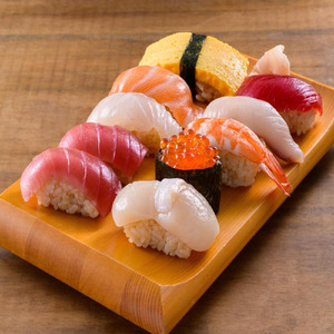 寿司を食べよう