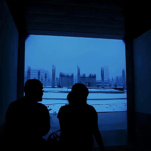 我 們 一 起 逃 走 直 到 世 界 尽 头