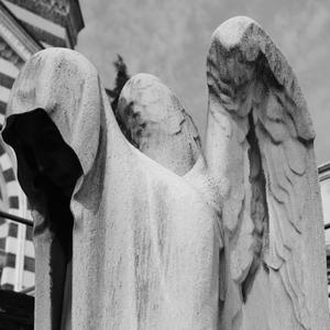 Un trago al suelo (feat. Matick)