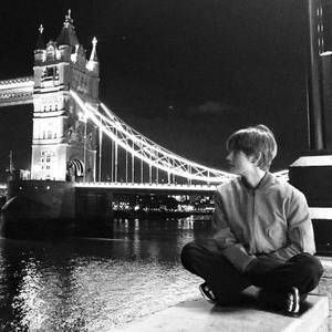 凌晨四点（翻自 V）