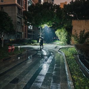 雨夜暗河