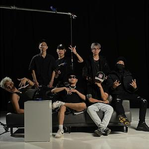 Clingy (feat. Nguyên Quốc)