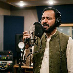 Khmosh Rato Mi Aik Khwab Jagta Hi