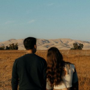 今晚，请你留在我身边