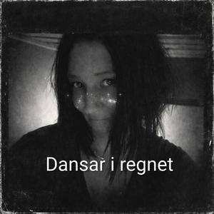 Dansar i regnet