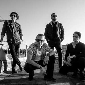 Dječak sa vjetrom u kosi