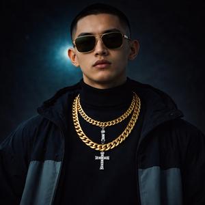 Huérfano (feat. Cross Adam)