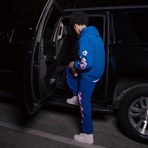 Catchin Sendz (feat. DrewStackin, 3hree & Pesoboyy)