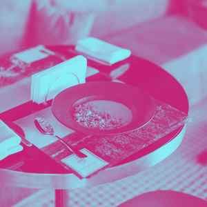 优美和朋友一起吃饭器乐