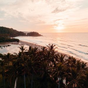 新世界之门（解压放松轻音乐钢琴曲）