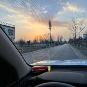 咖啡凉在桌沿 像你最后的再见