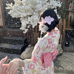 黄昏把影子拉成思念的弦