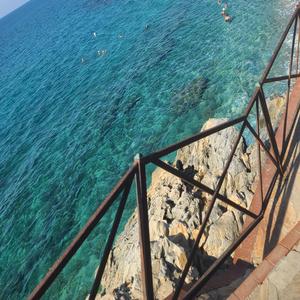 Întrec visul fără să visez paradisul