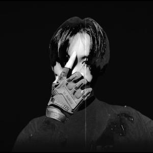 Quá Khứ Tan Vỡ (feat. LazzyBoyz)