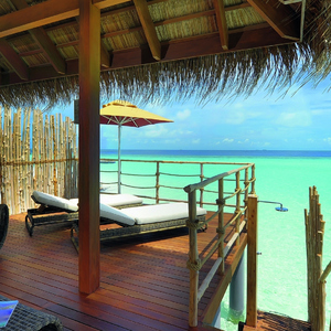 喝咖啡被烫到了