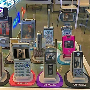 Kiss Me Thru the Phone (feat. Kasper 939 & Taylor Morgan)