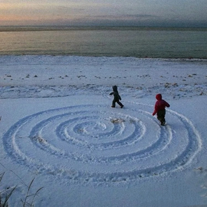 大风在刮大雪在下